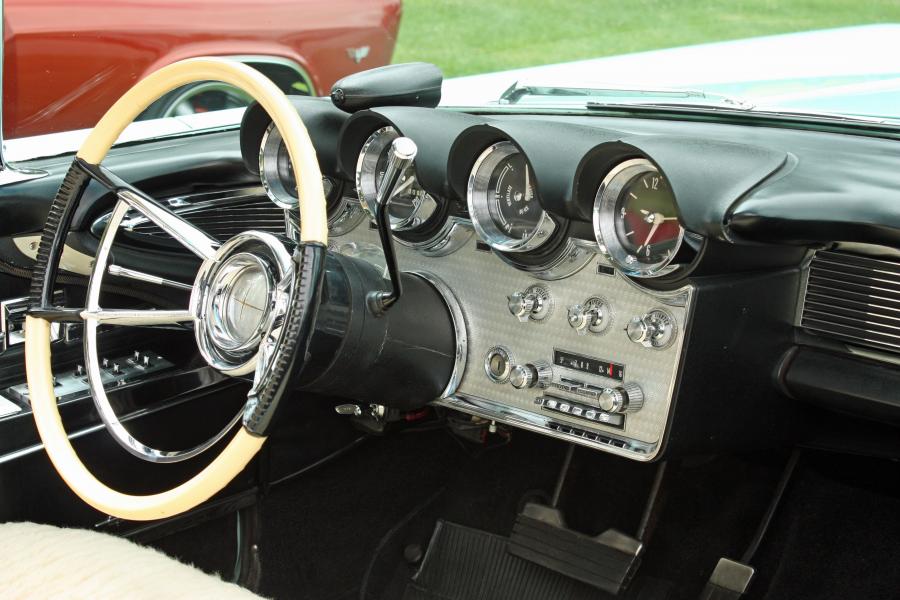  Lincoln Continental Mark V Convertible 1960 года  (фото 23 из 60)